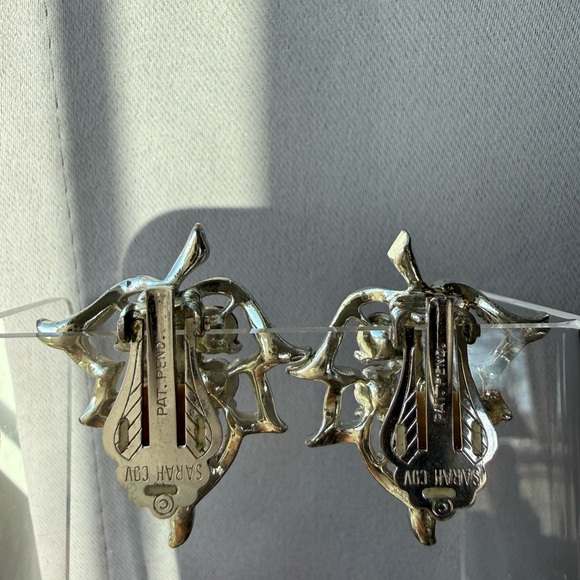 Vintage Sarah Coventry Aurora Borealis (iridescent) Clip-on Earrings - Picture 7 of 9